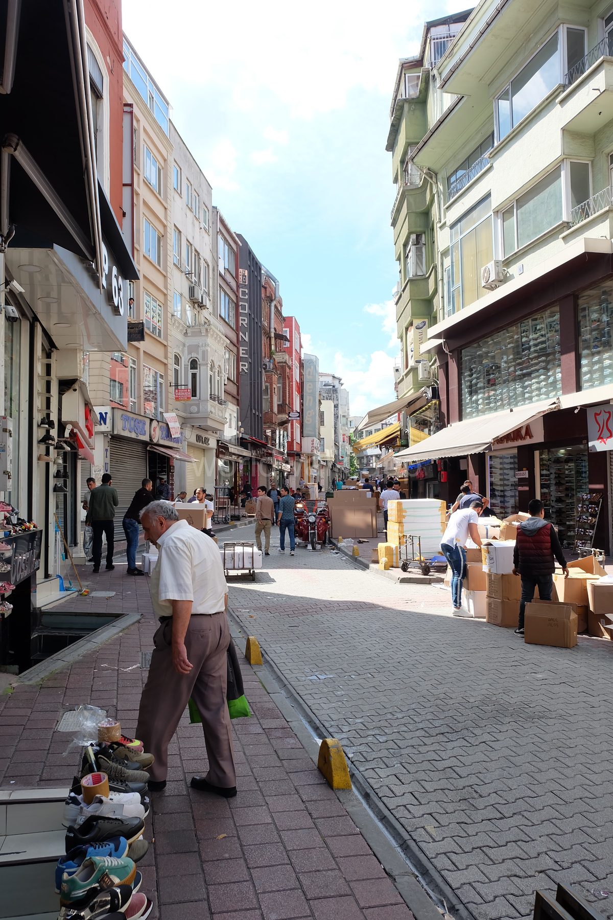 Grand Bazaar Istanbul 2026: Hours, Shopping & Bargaining